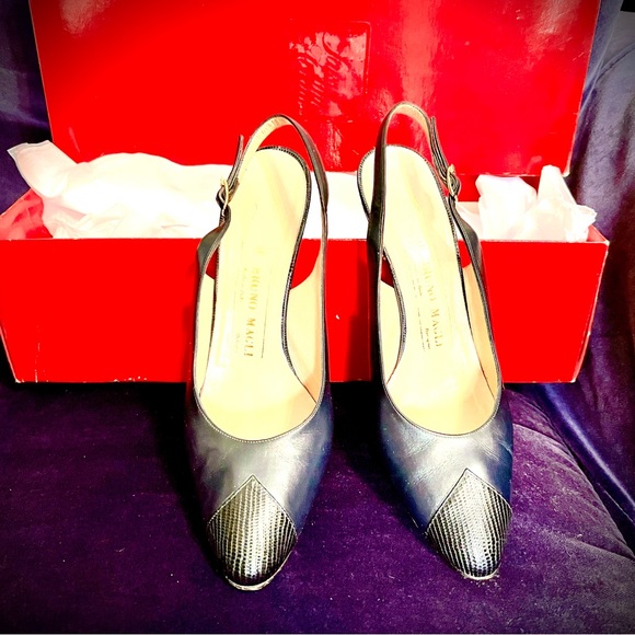 Elegant Bruno Magli Heels-Made in Italy-Size 7.5 AA-Good Vintage Cond-Navy Blue - Picture 2 of 8